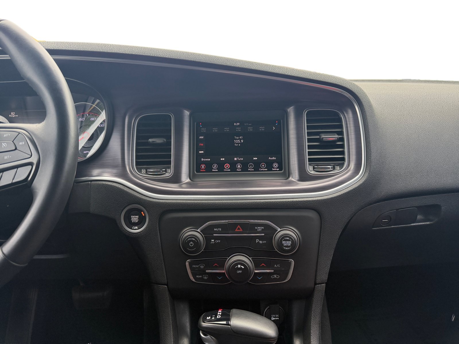 Used 2018 Dodge Charger SXT RWD image 11