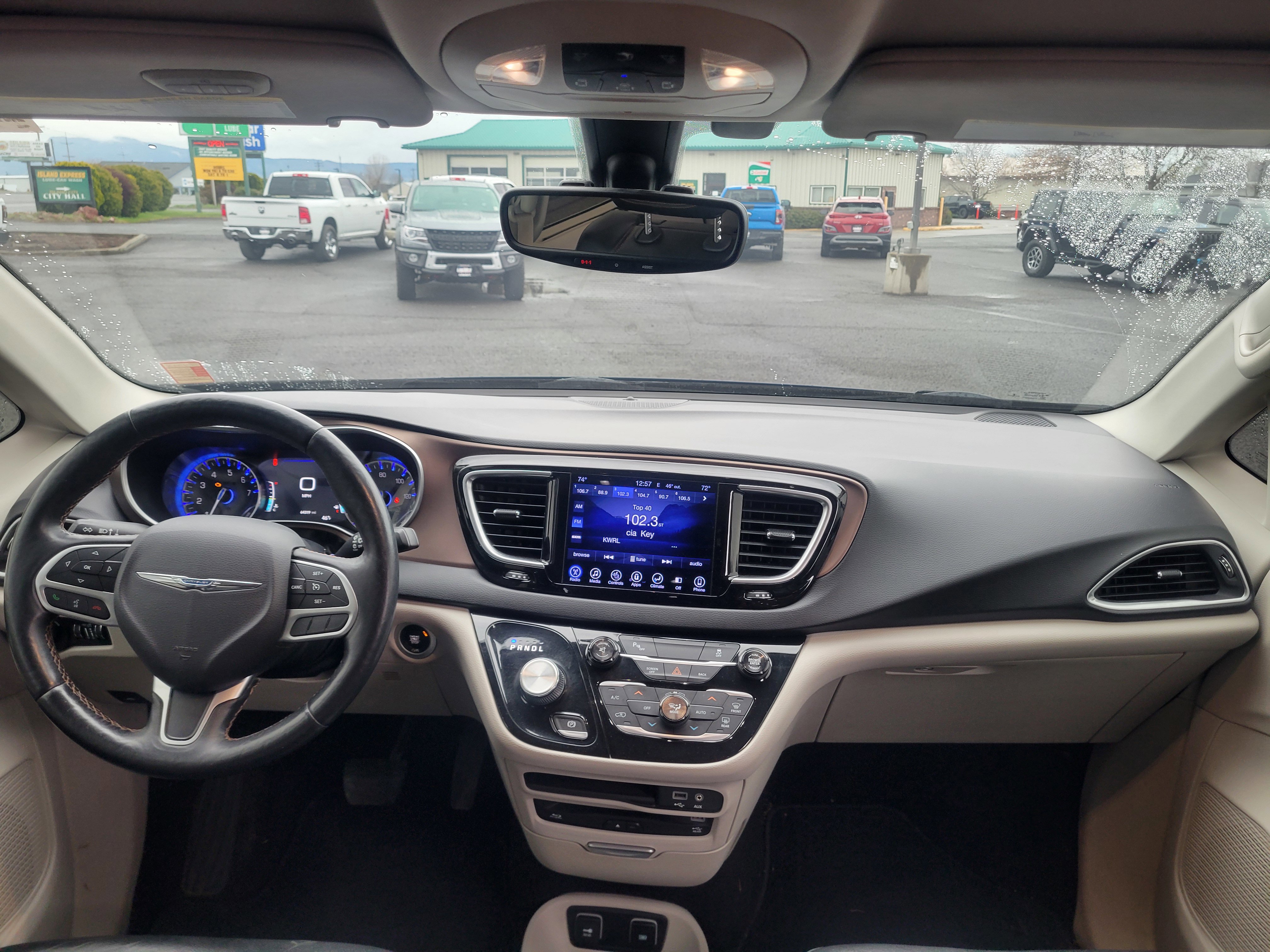 Used 2017 Chrysler Pacifica Touring-L Plus image 18