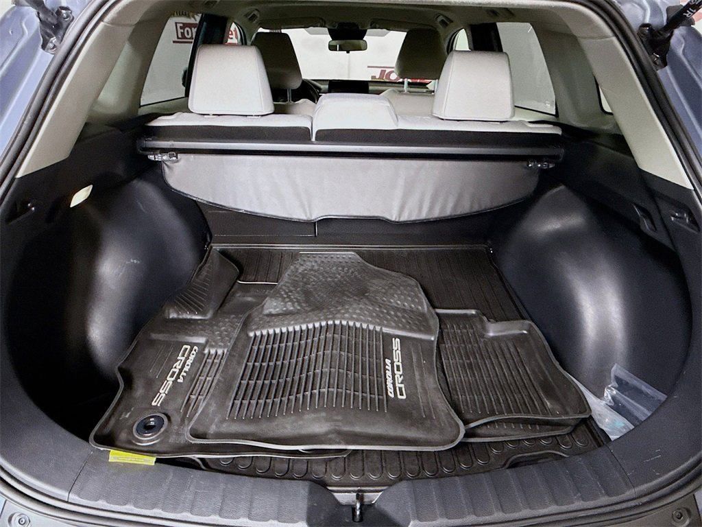 Certified 2024 Toyota Corolla Cross LE image 27