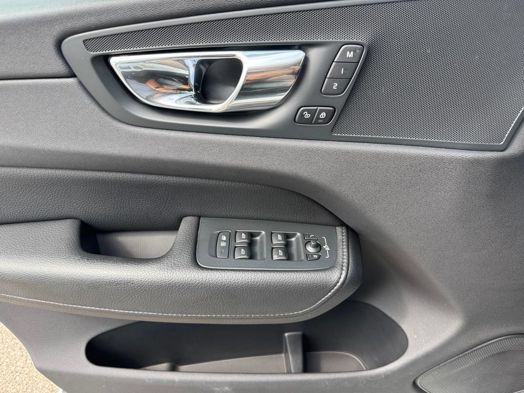 Used 2018 Volvo XC60 T5 Inscription w/ Convenience Package AWD/4WD image 15