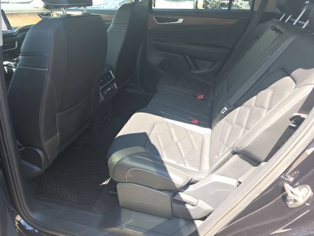 Used 2026 Volkswagen Atlas SE FWD image 8