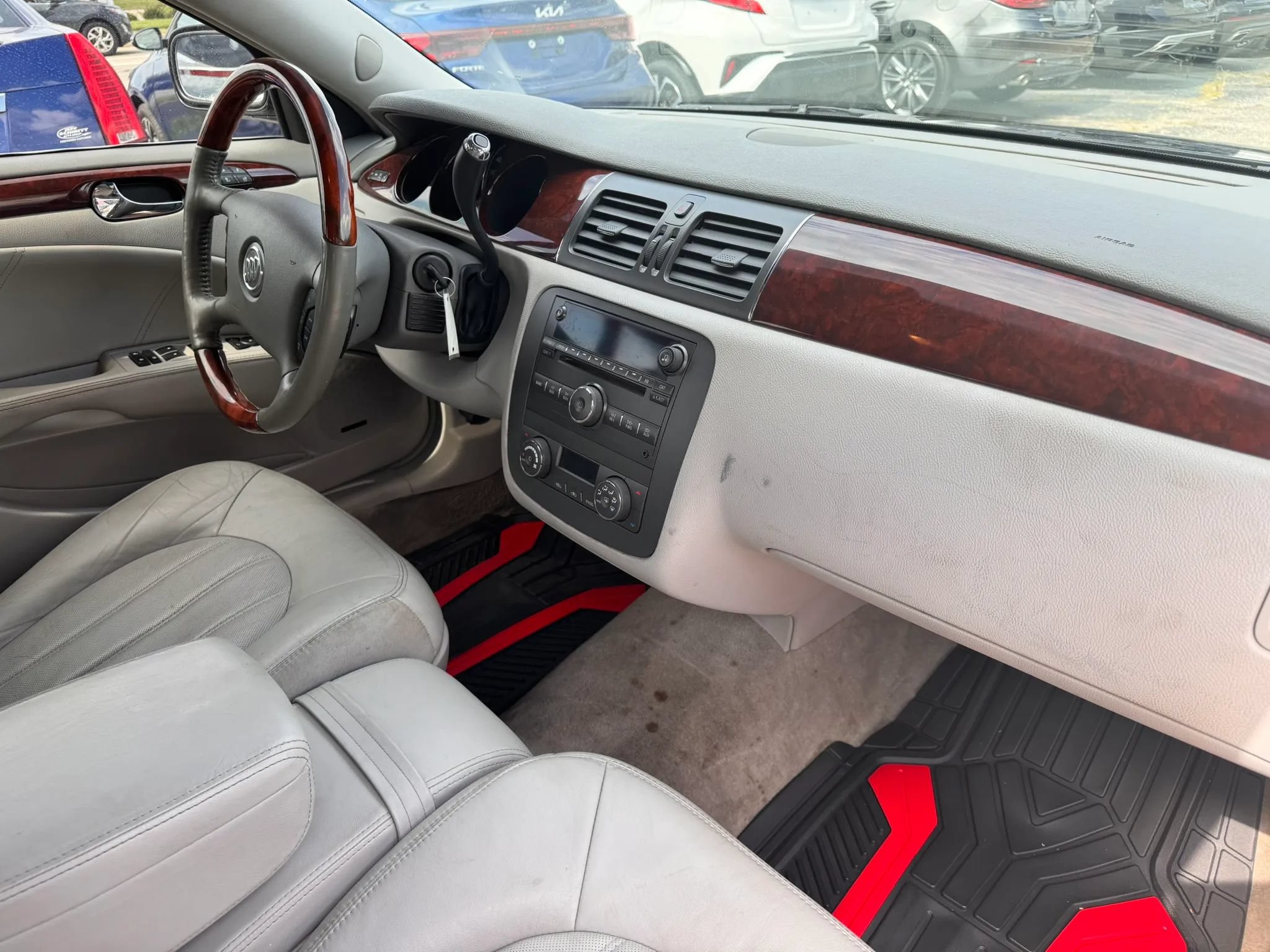 Used 2009 Buick Lucerne CXL FWD image 25