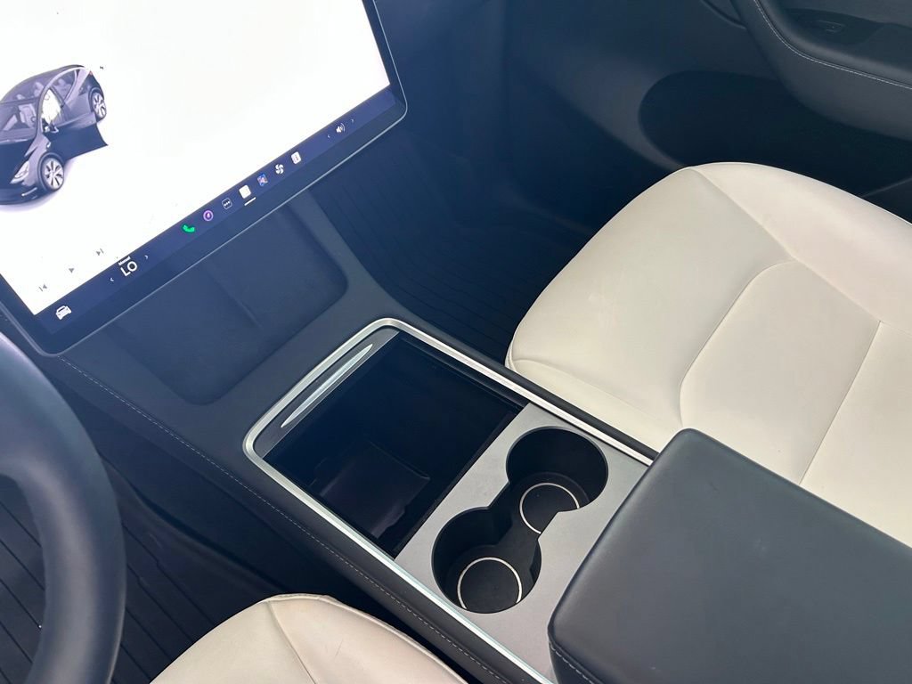 Used 2024 Tesla Model Y Long Range AWD/4WD image 44