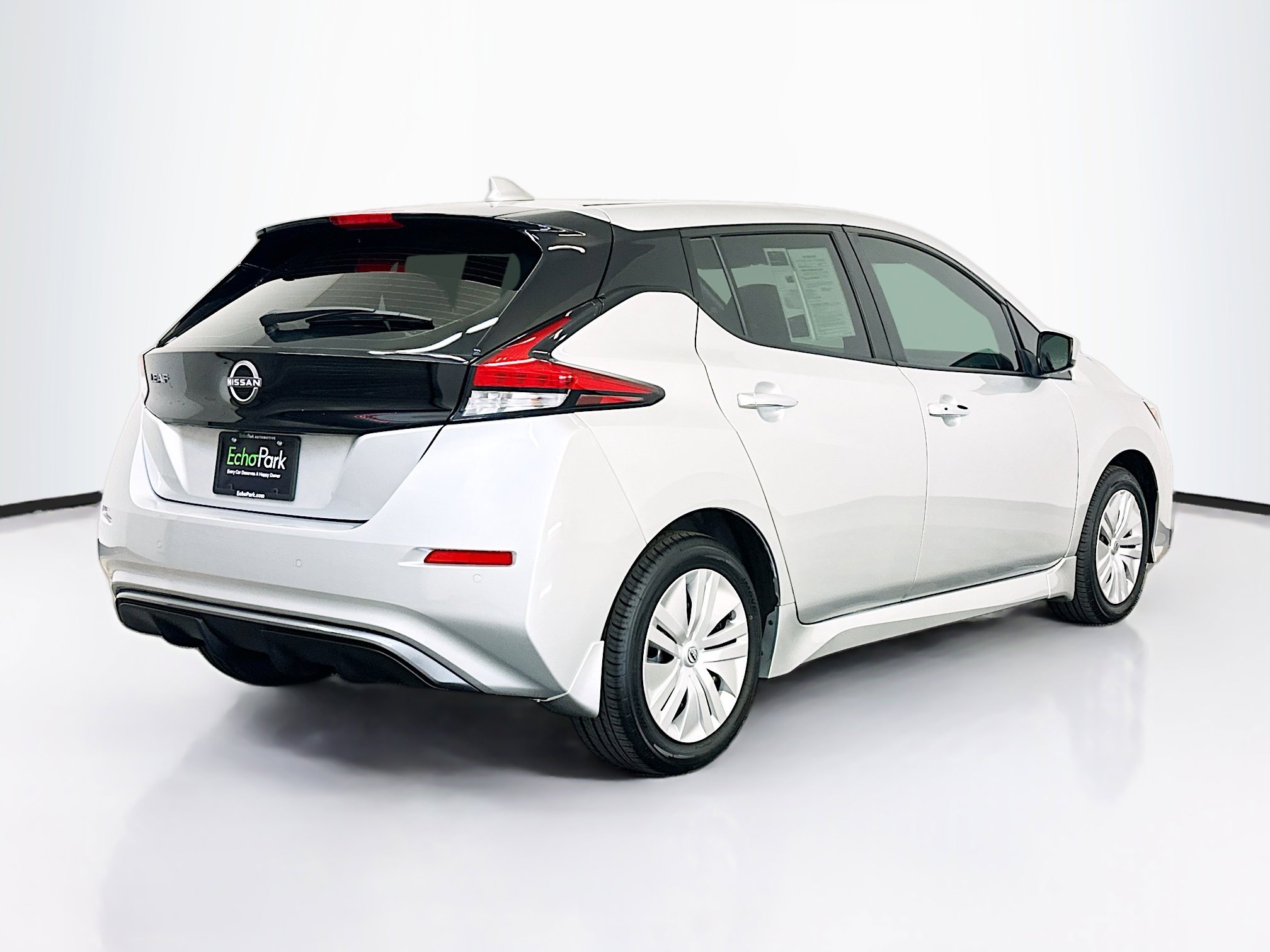 Used 2024 Nissan Leaf S FWD image 9
