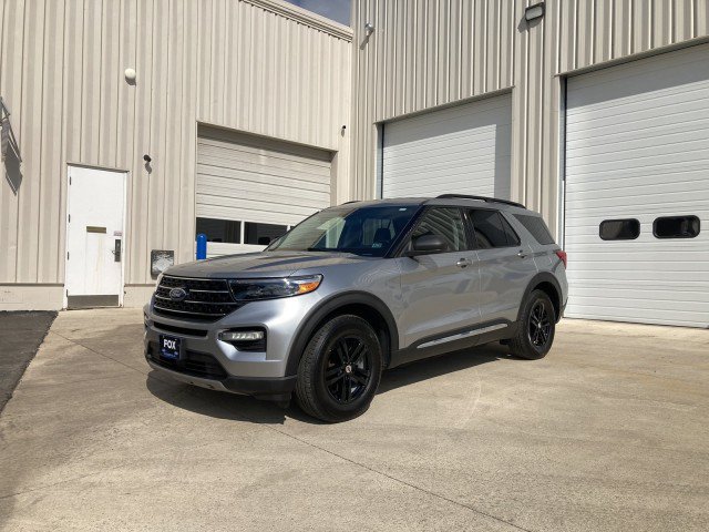 Certified 2020 Ford Explorer XLT w/ Equipment Group 202A AWD/4WD image 2
