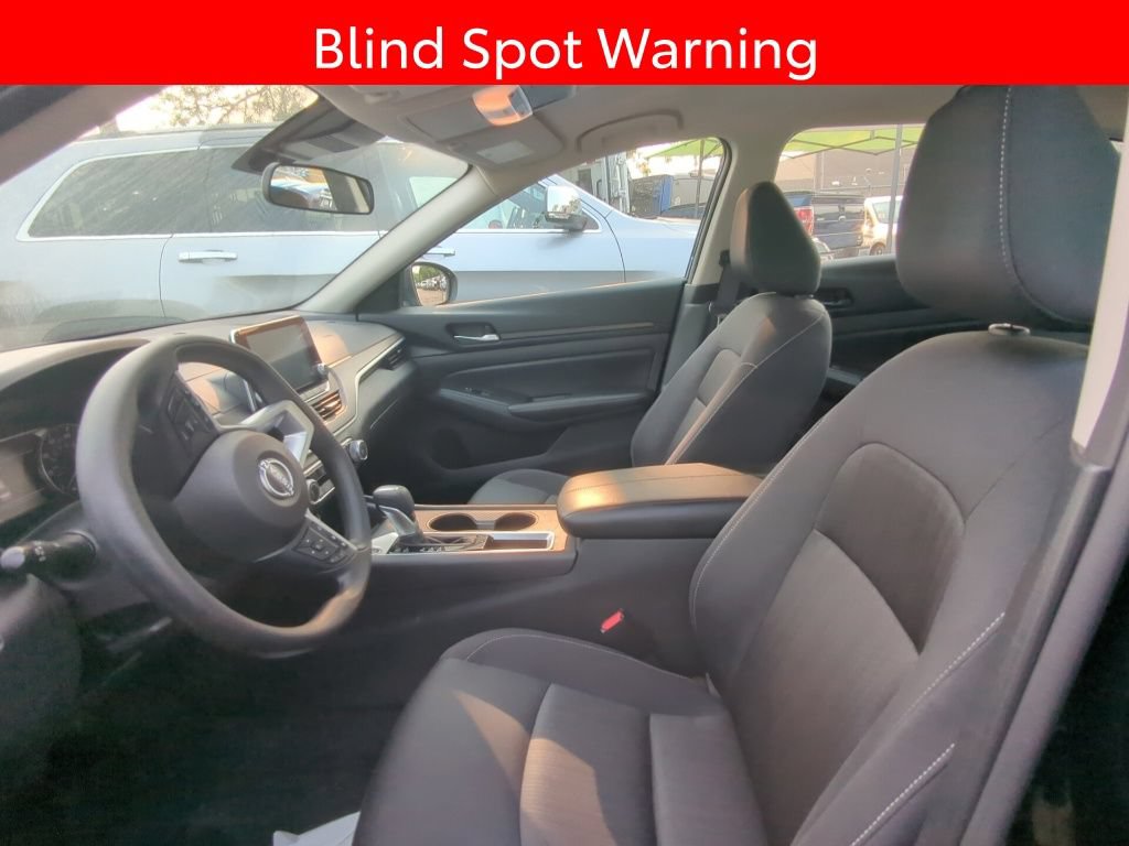 Used 2025 Nissan Altima 2.5 SV FWD image 5