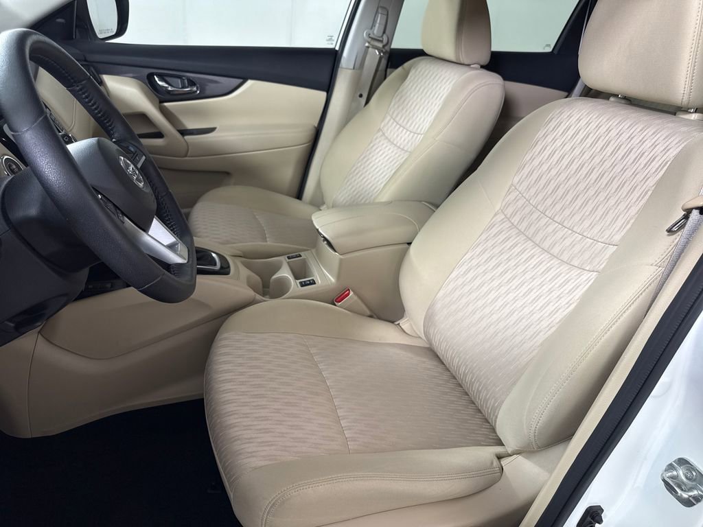 Used 2020 Nissan Rogue SV w/ Premium Package FWD image 11
