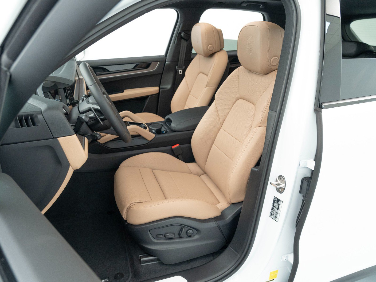 Used 2026 Porsche Cayenne AWD/4WD image 5