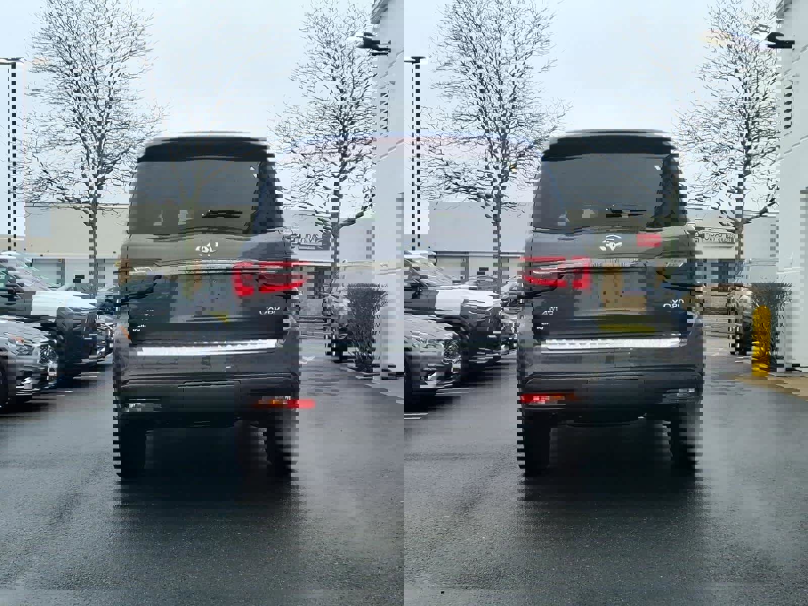 Certified 2023 INFINITI QX80 Premium Select w/ Cargo Package image 5