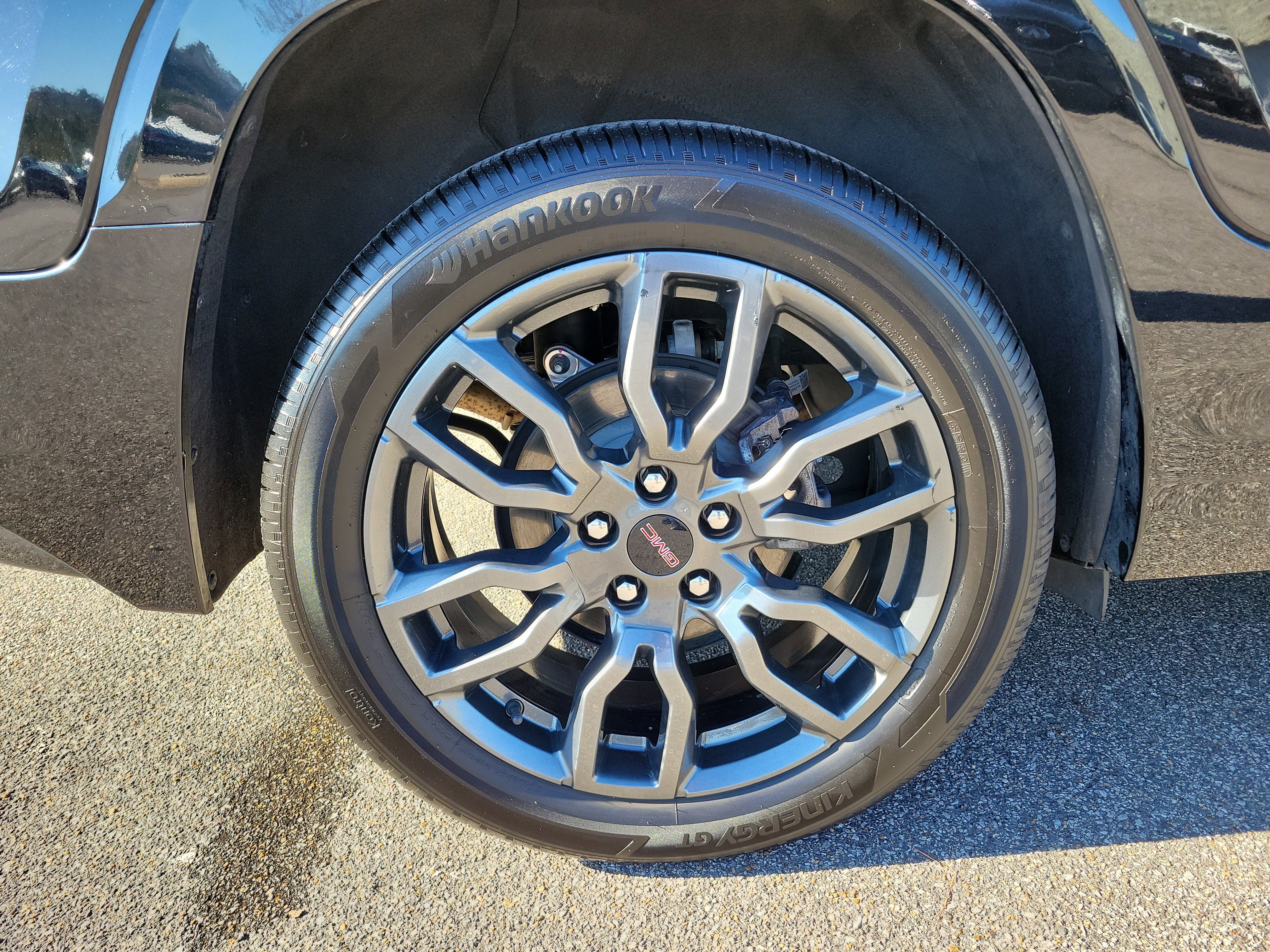 Used 2024 GMC Terrain Denali w/ Black Diamond Edition image 30