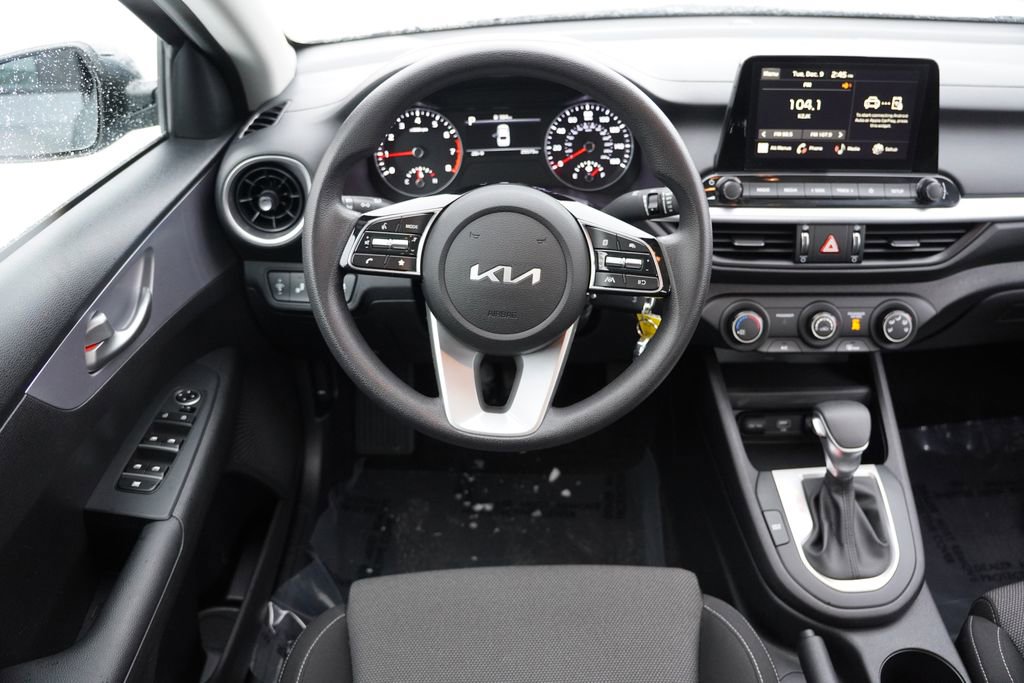 Certified 2022 Kia Forte LXS w/ LXS Technology Package image 19