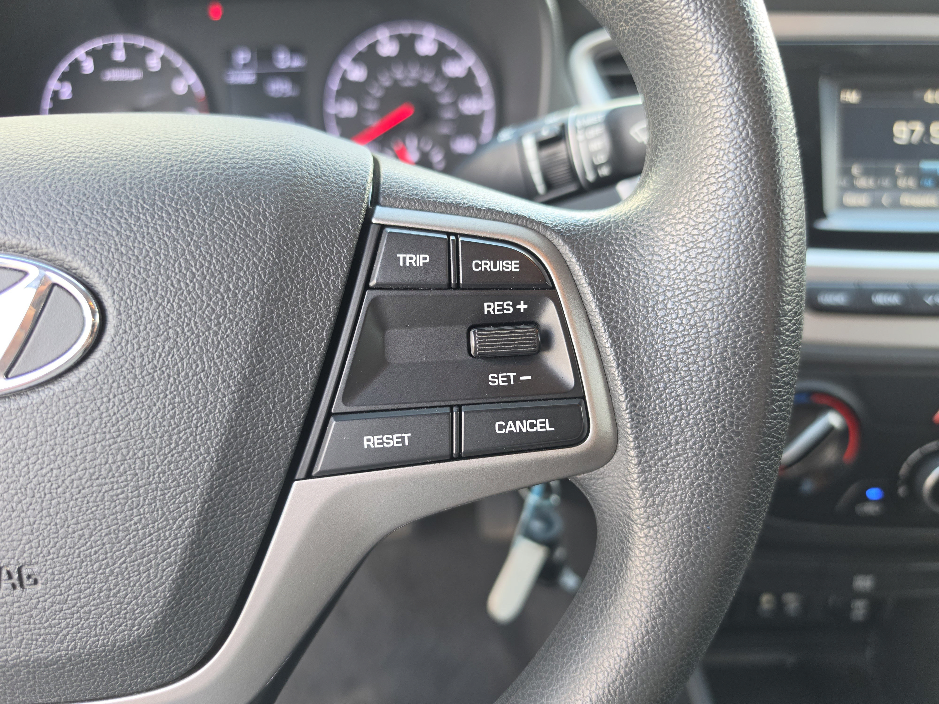 Used 2021 Hyundai Accent SE FWD image 31
