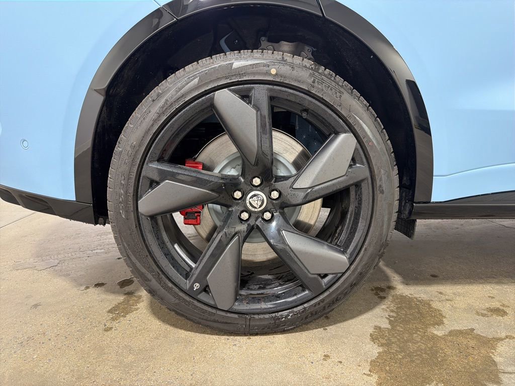 New 2026 Jaguar F-PACE SVR image 30