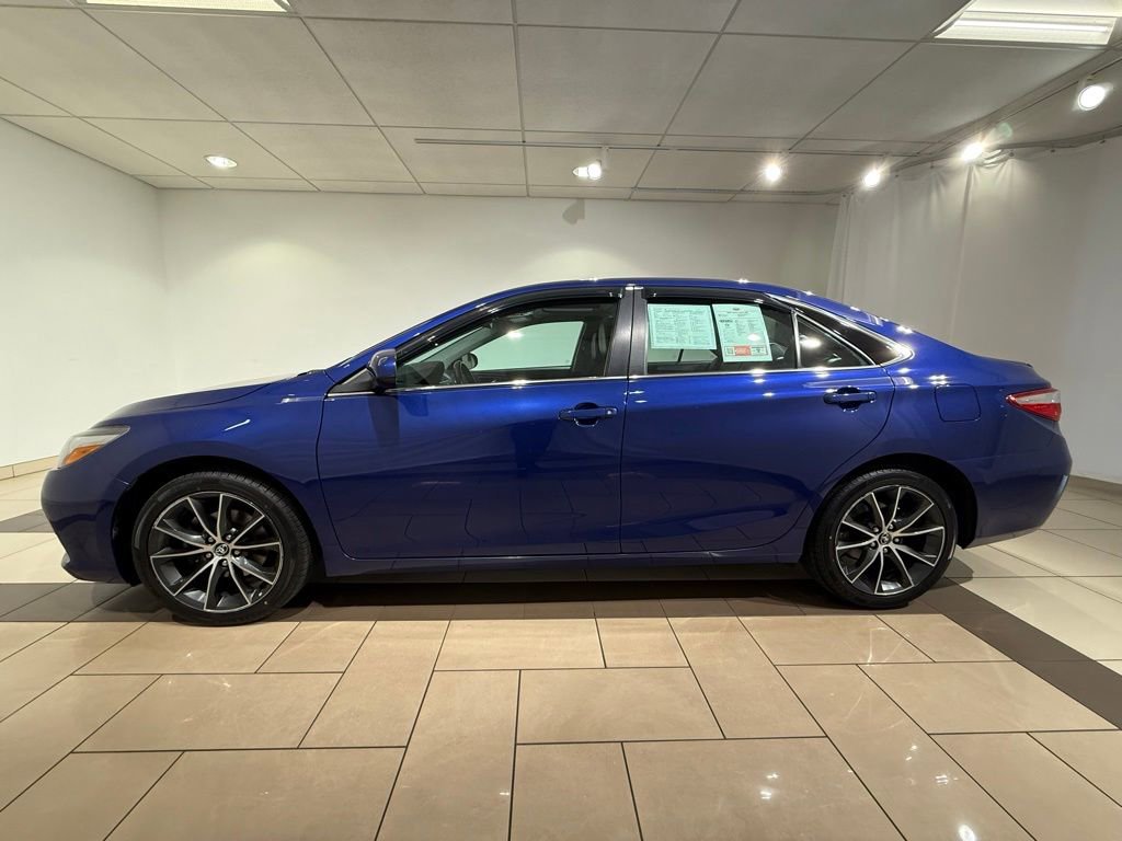 Used 2015 Toyota Camry XSE w/ Moonroof Package FWD image 2