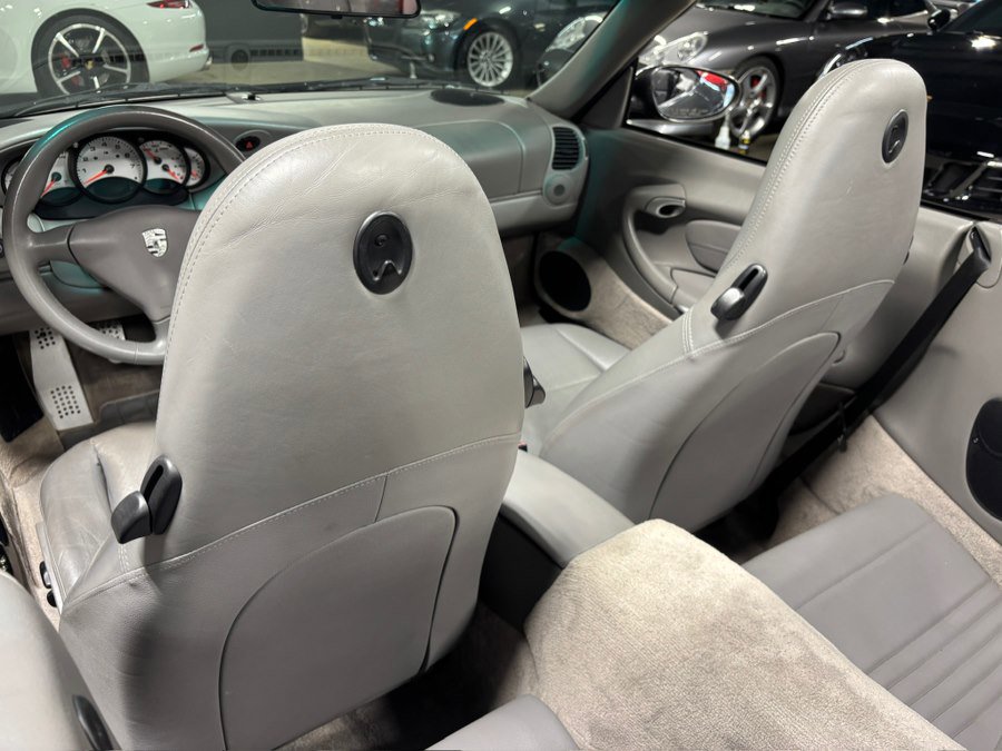 Used 2000 Porsche 911 Cabriolet image 11