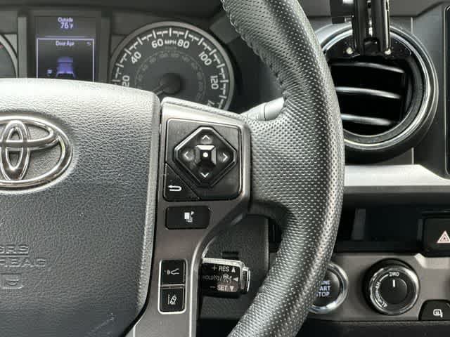 Used 2018 Toyota Tacoma TRD Off-Road AWD/4WD image 9