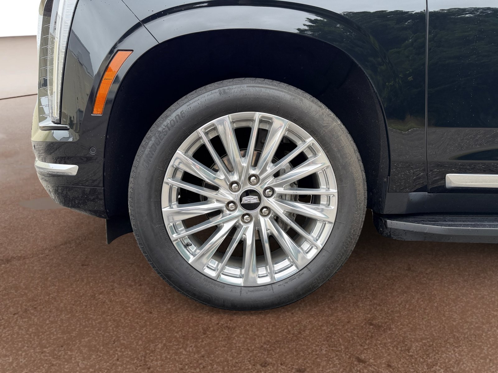 Used 2025 Cadillac Escalade ESV Premium Luxury AWD/4WD image 9