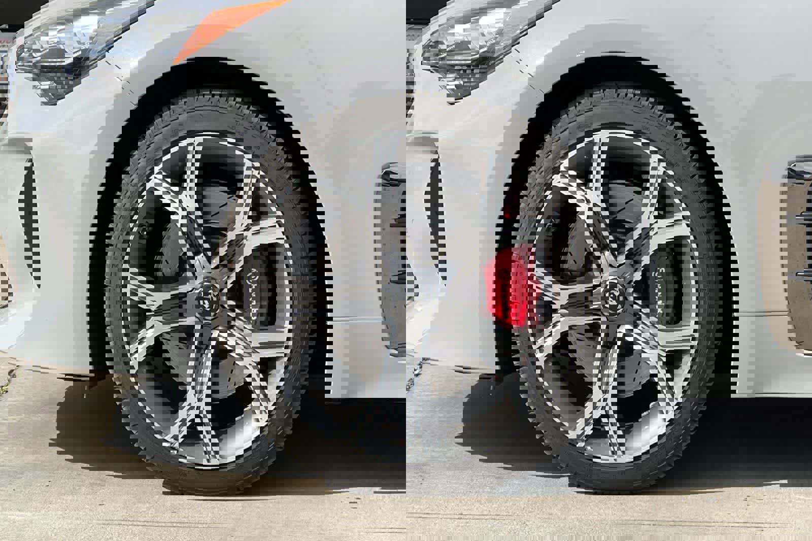 Used 2018 Kia Stinger GT1 image 12