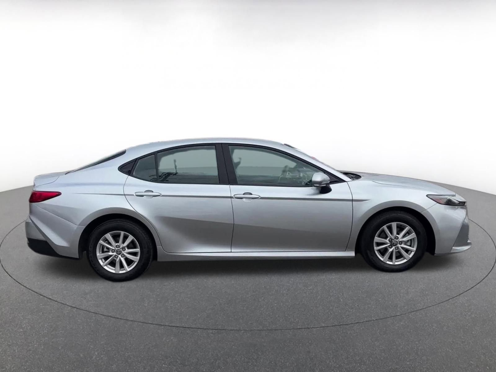 Used 2025 Toyota Camry LE image 16