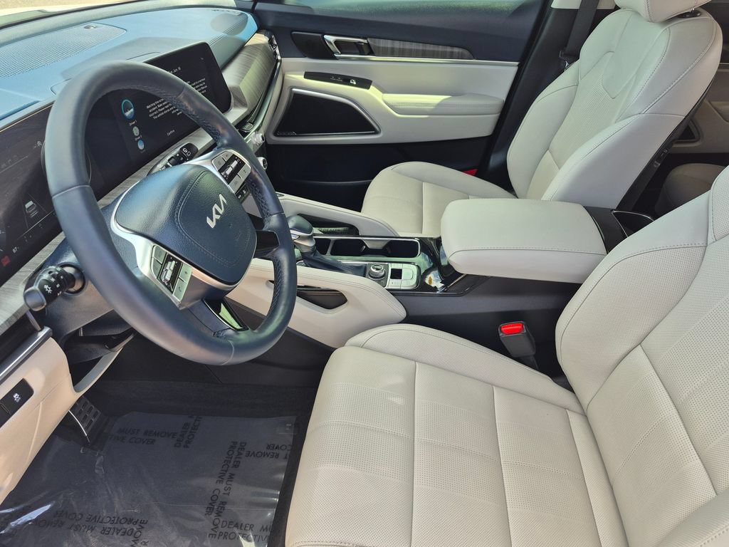 Certified 2025 Kia Telluride SX w/ SX Captain's Chair Package AWD/4WD image 12
