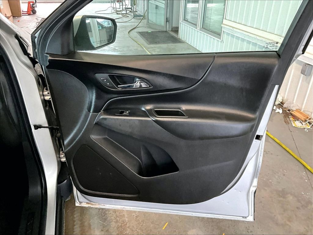 Used 2020 Chevrolet Equinox LT image 12