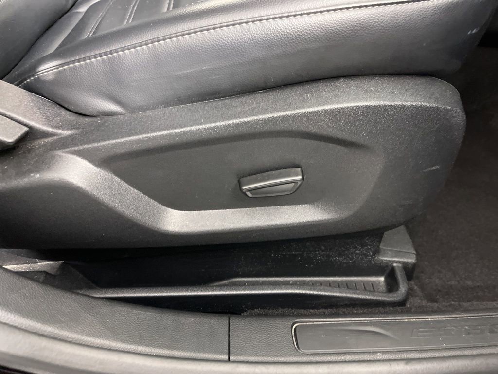 Used 2024 Ford Edge SEL AWD/4WD image 9