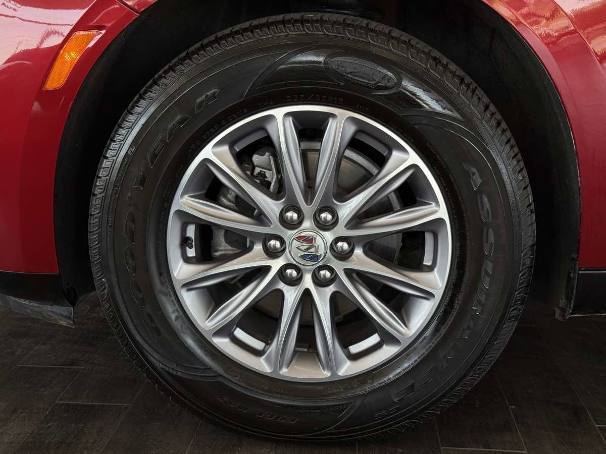 Used 2024 Buick Enclave Premium image 39