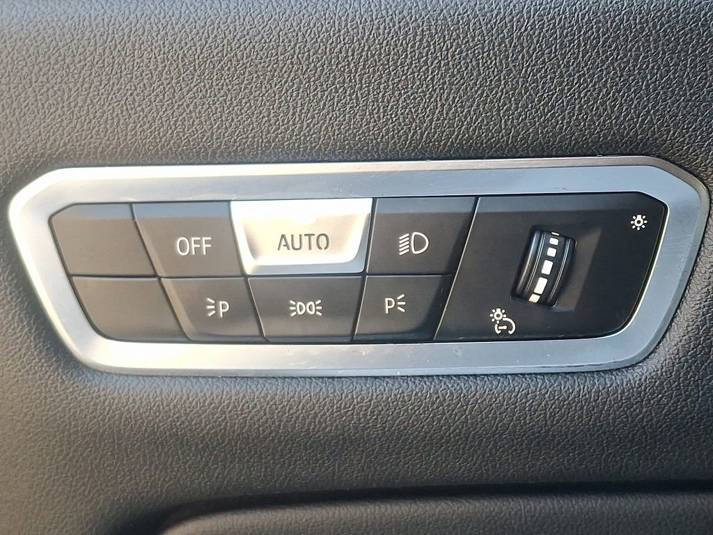 Certified 2023 BMW X6 M50i w/ Executive Package image 28