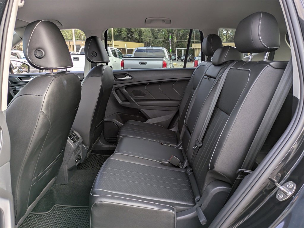 Used 2022 Volkswagen Tiguan SE image 16