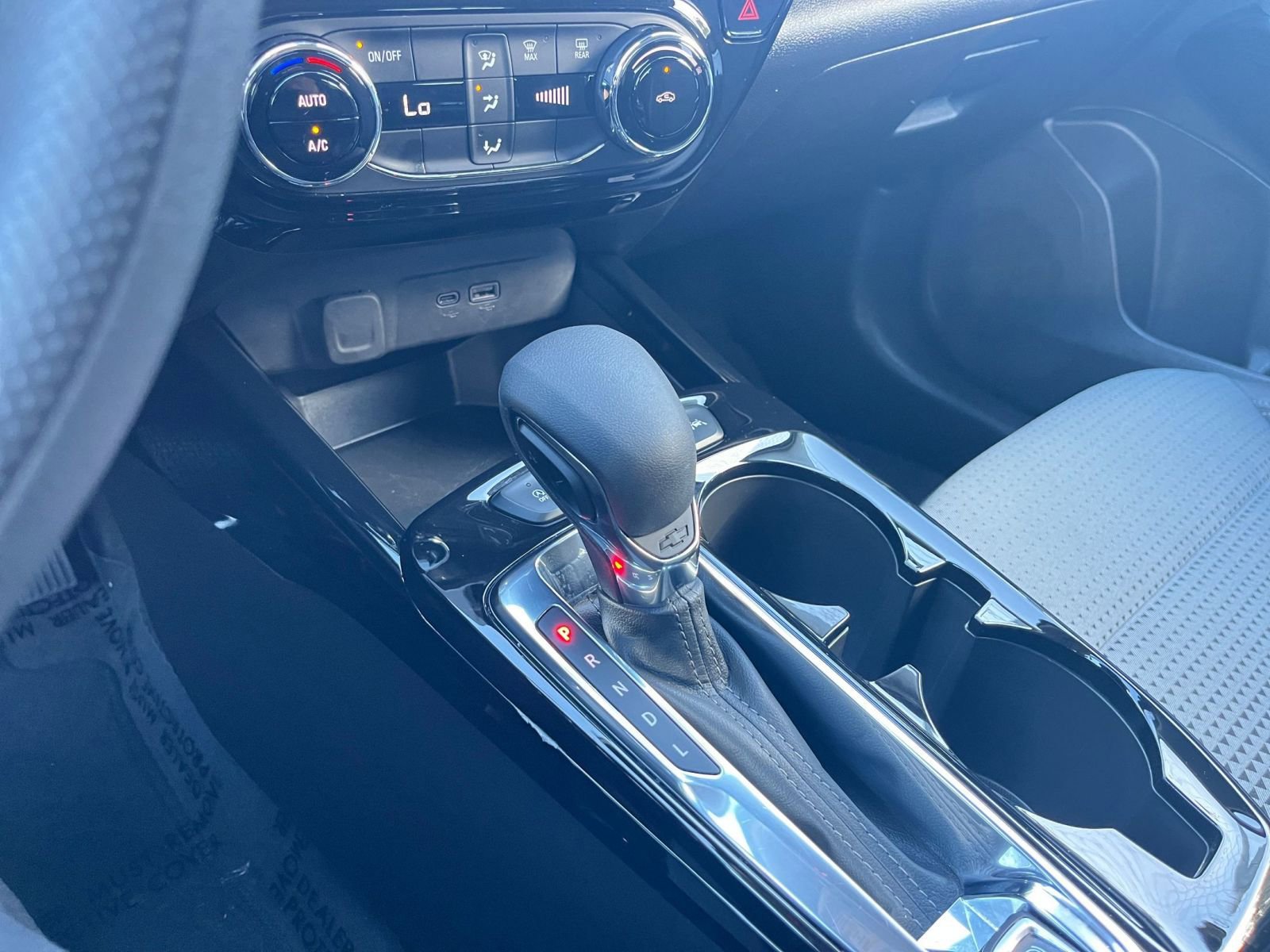 Used 2025 Chevrolet Trax LT image 39