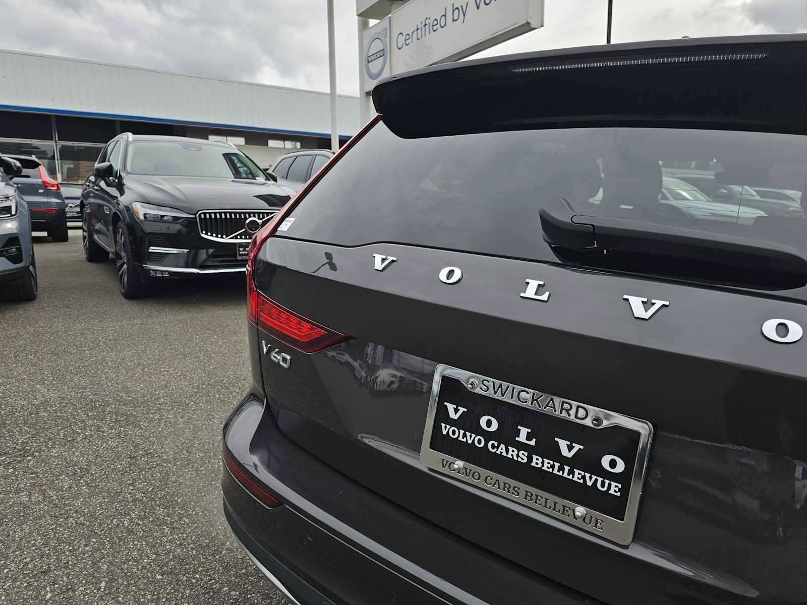 Certified 2025 Volvo V60 B5 Cross Country Plus image 15