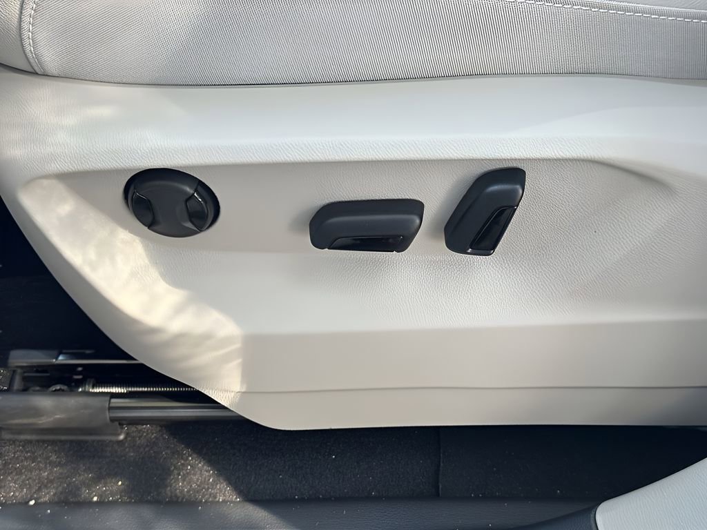 New 2026 Volkswagen Atlas SE image 12