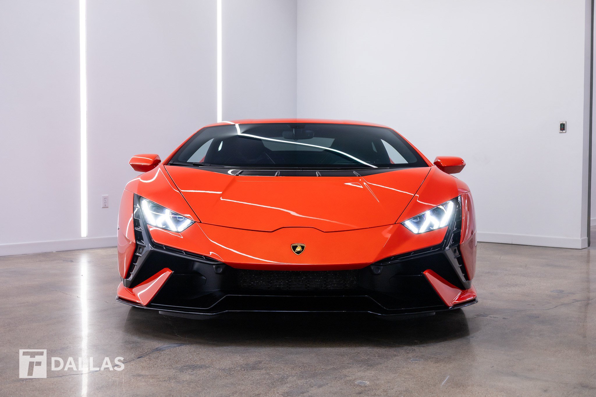 Used 2023 Lamborghini Huracan Tecnica RWD image 18