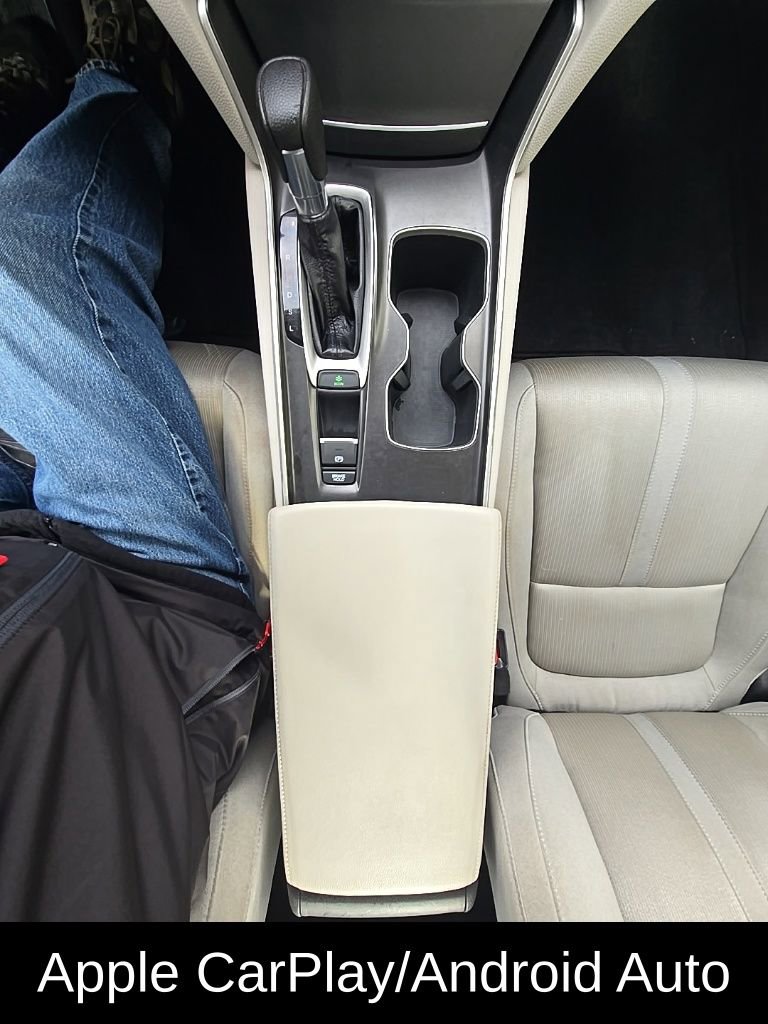 Used 2018 Honda Accord EX image 24