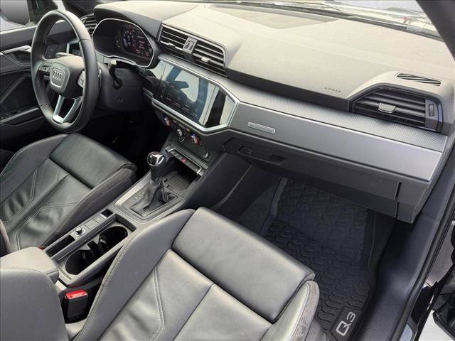 Used 2023 Audi Q3 2.0T Premium Plus w/ Premium Plus Package AWD/4WD image 25