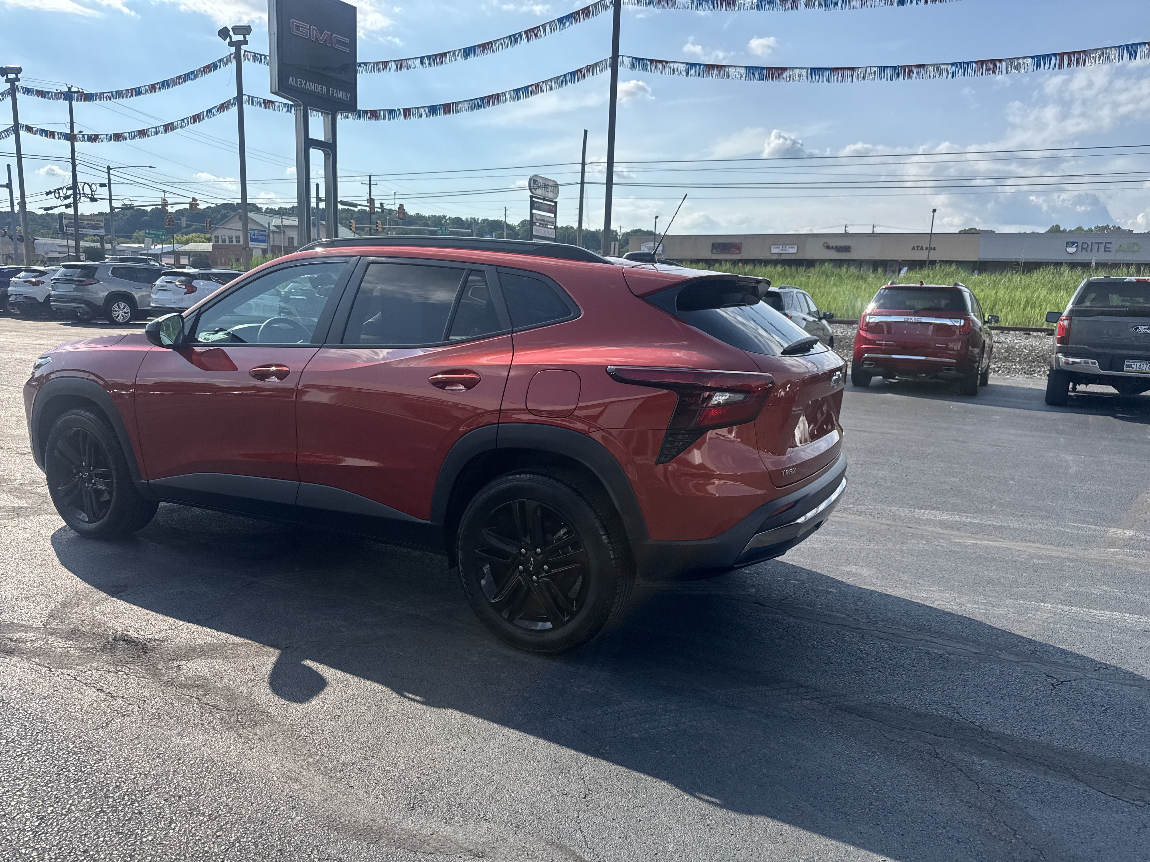 Used 2024 Chevrolet Trax ACTIV w/ Sunroof Package FWD image 6
