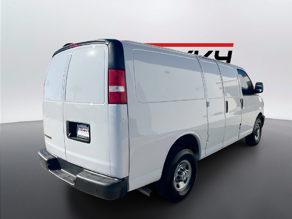 Used 2024 Chevrolet Express 2500 w/ Driver Convenience Package RWD image 7