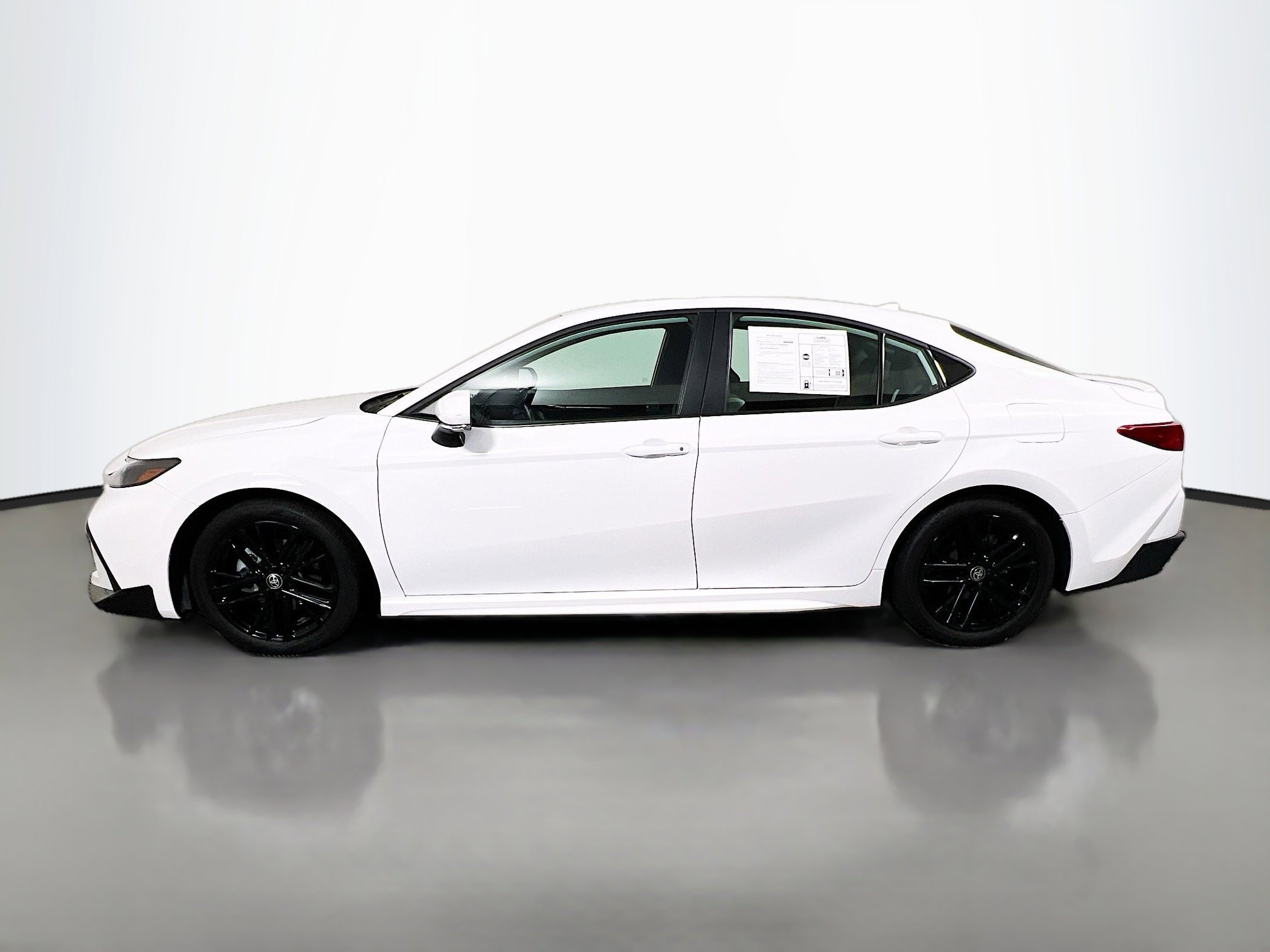 Used 2025 Toyota Camry SE w/ Multimedia Upgrade Package FWD image 9