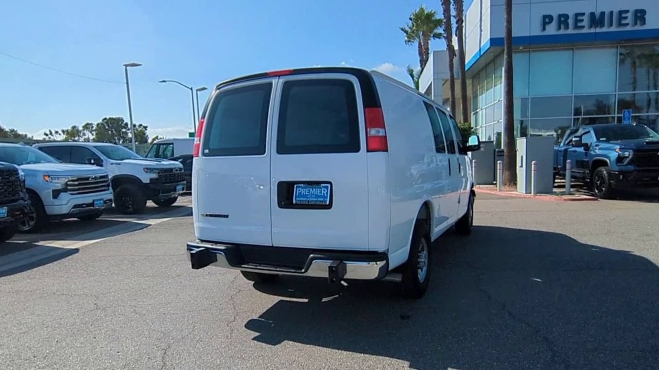 Used 2025 Chevrolet Express 2500 w/ Driver Convenience Package RWD image 7