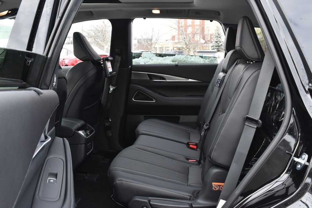 New 2026 INFINITI QX60 Luxe w/ Family Package image 29