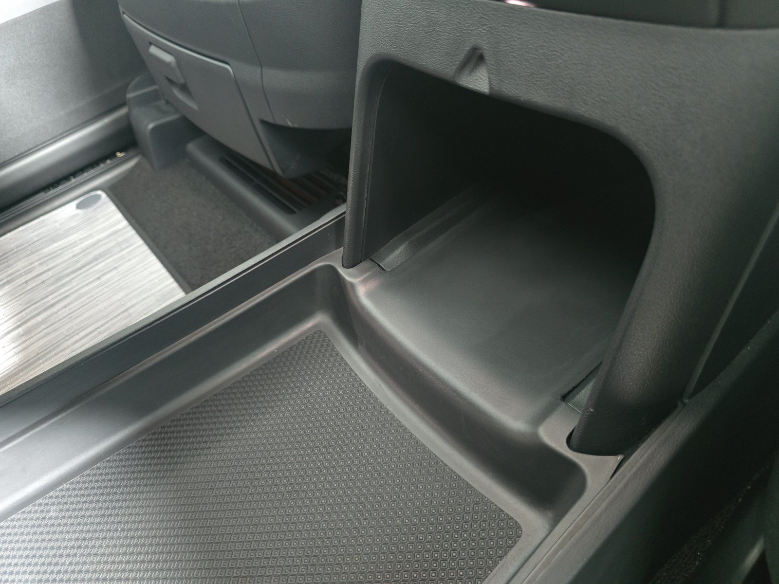 Used 2023 Rivian R1S Launch Edition AWD/4WD image 33