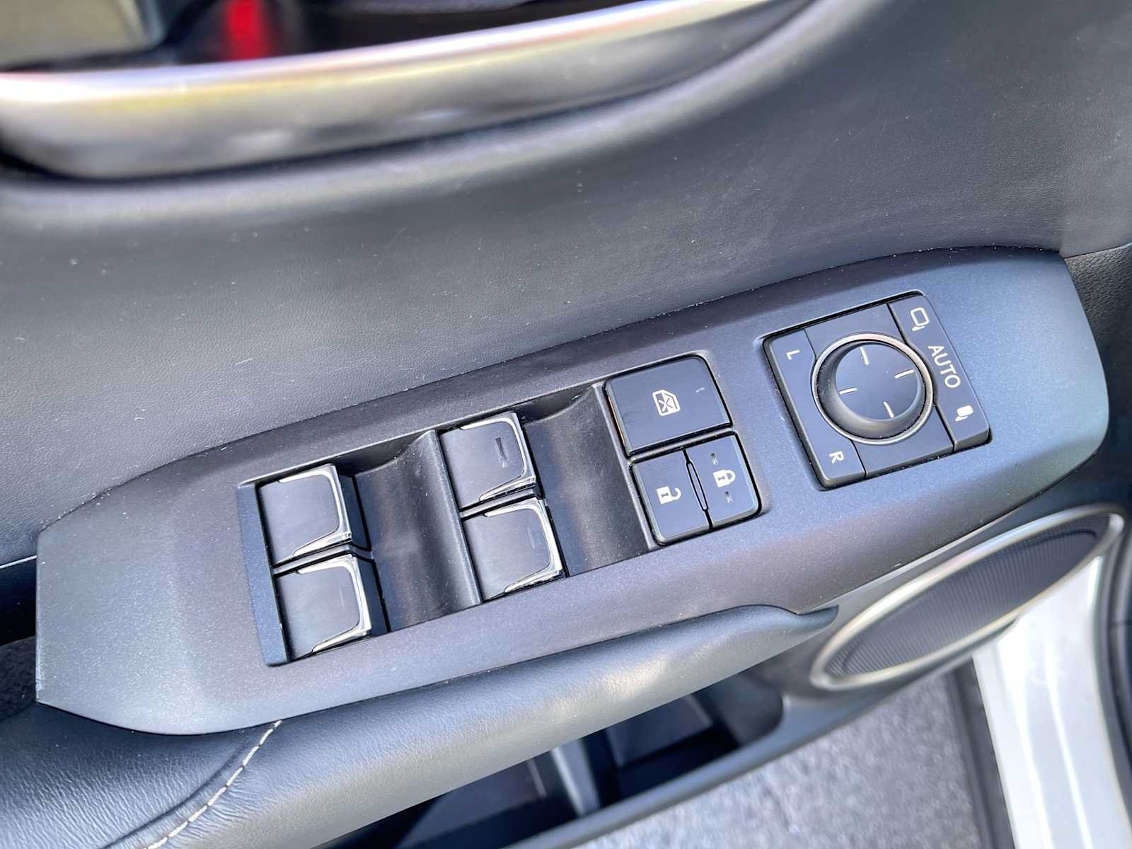 Used 2018 Lexus NX 300 FWD image 15