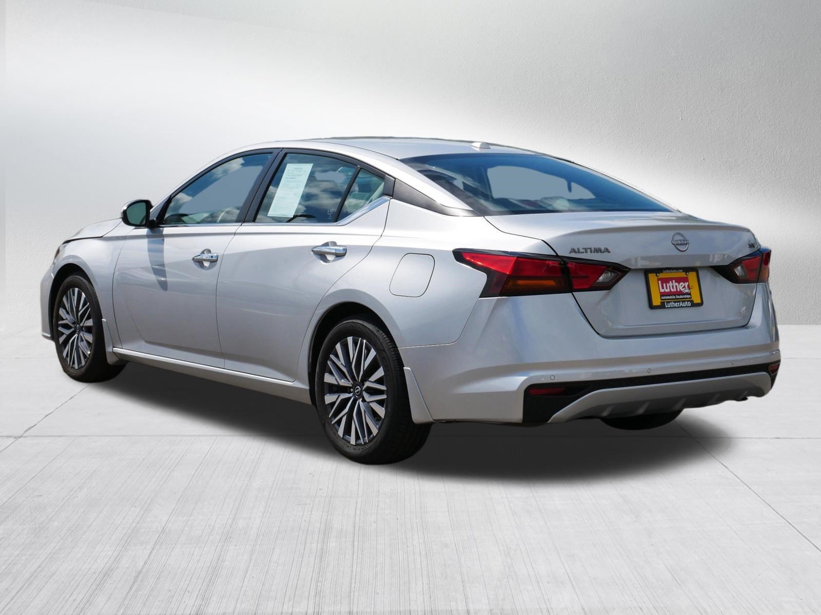 Used 2023 Nissan Altima 2.5 SV FWD image 5