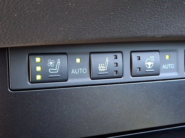 Used 2025 Lexus ES 300h w/ Luxury Package FWD image 24