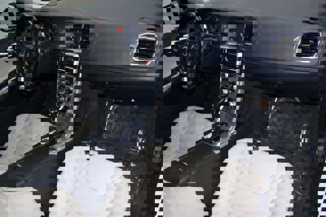 Used 2018 Volvo S60 T5 Dynamic w/ Vision Package image 22