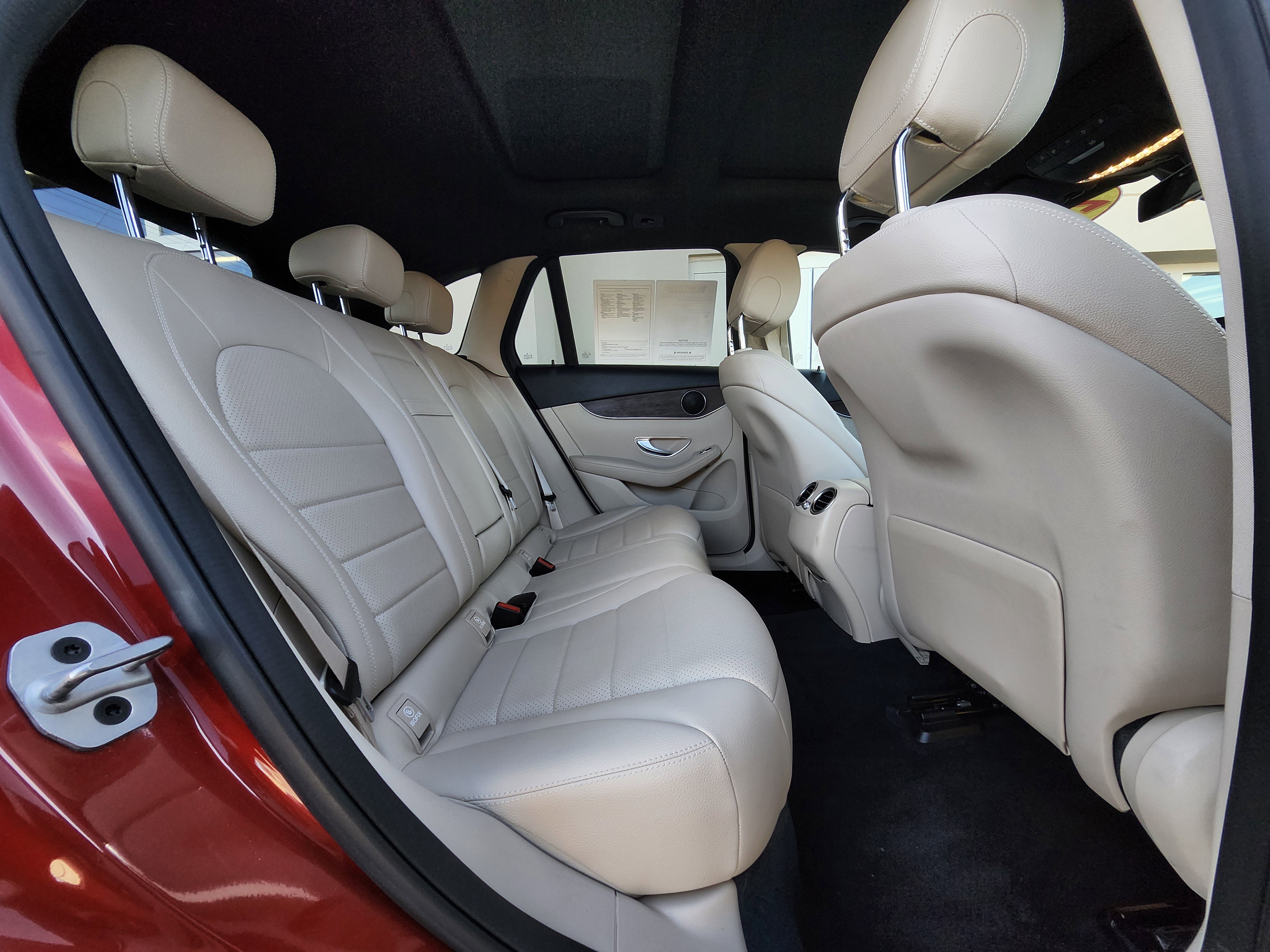 Used 2022 Mercedes-Benz GLC 300 4MATIC image 26