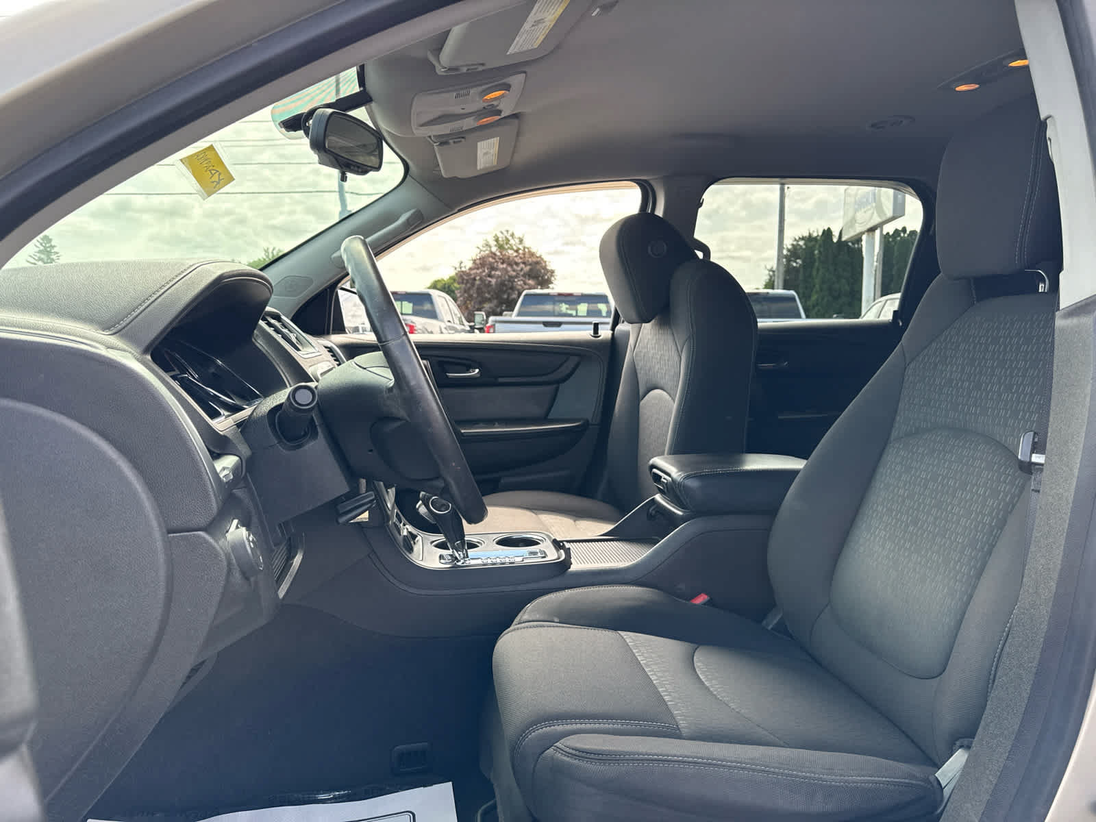 Used 2015 GMC Acadia SLE FWD image 11