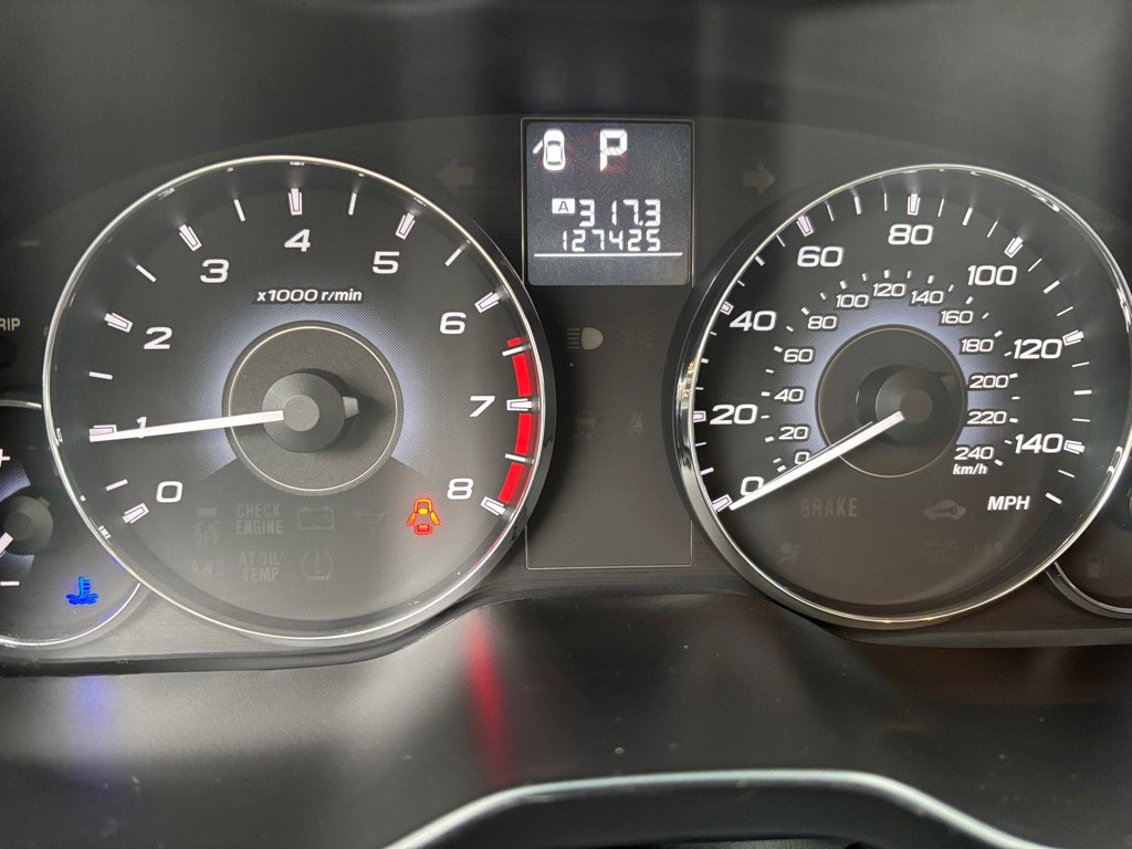 Used 2011 Subaru Outback 2.5i Limited image 8