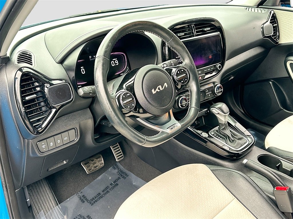 Certified 2023 Kia Soul GT-Line image 9
