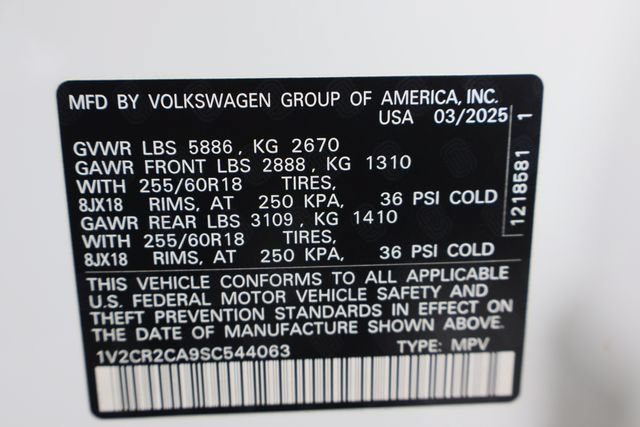 Used 2025 Volkswagen Atlas Peak Edition SE AWD/4WD image 25